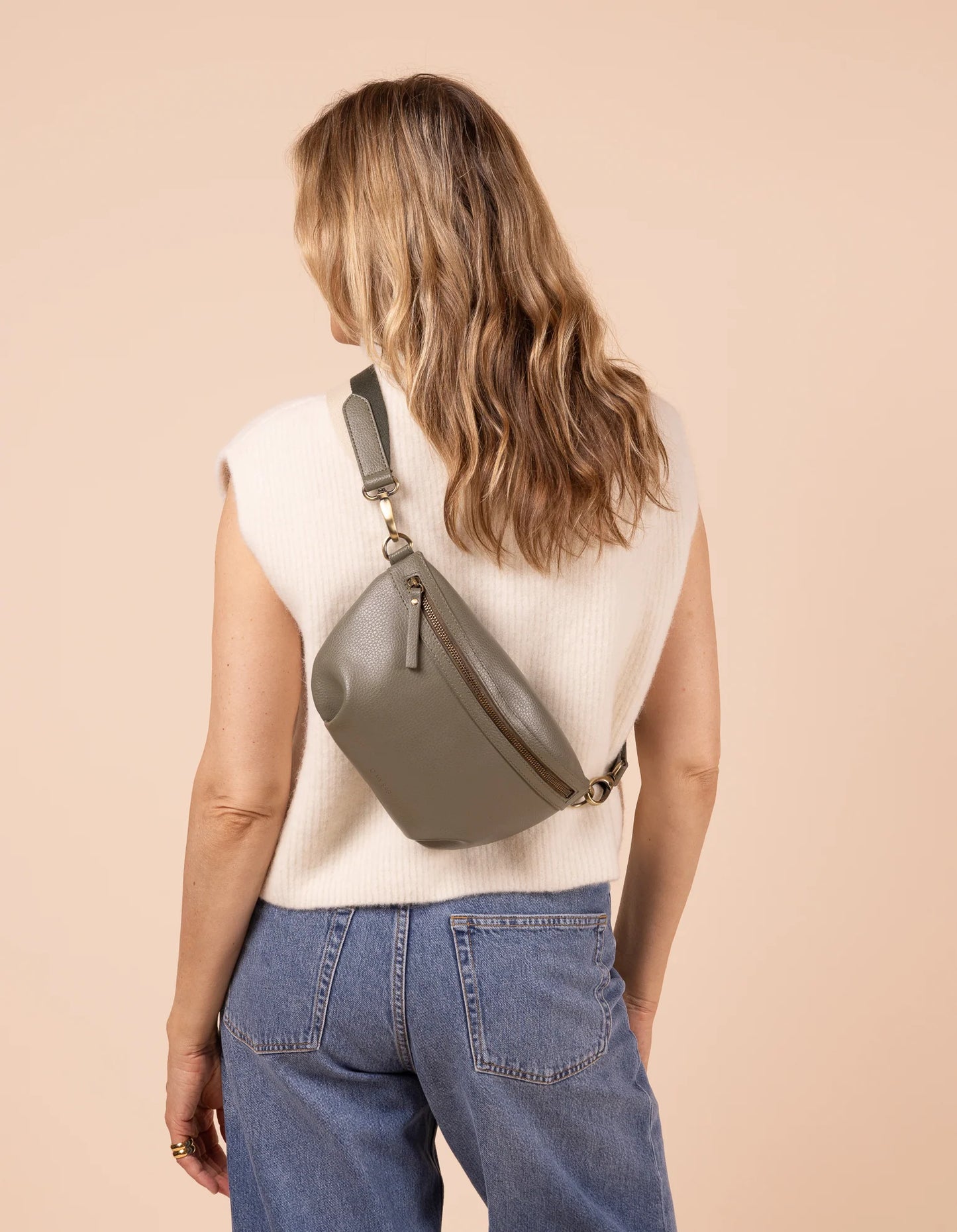 Vegan Mirum Milo Crossbody Bag