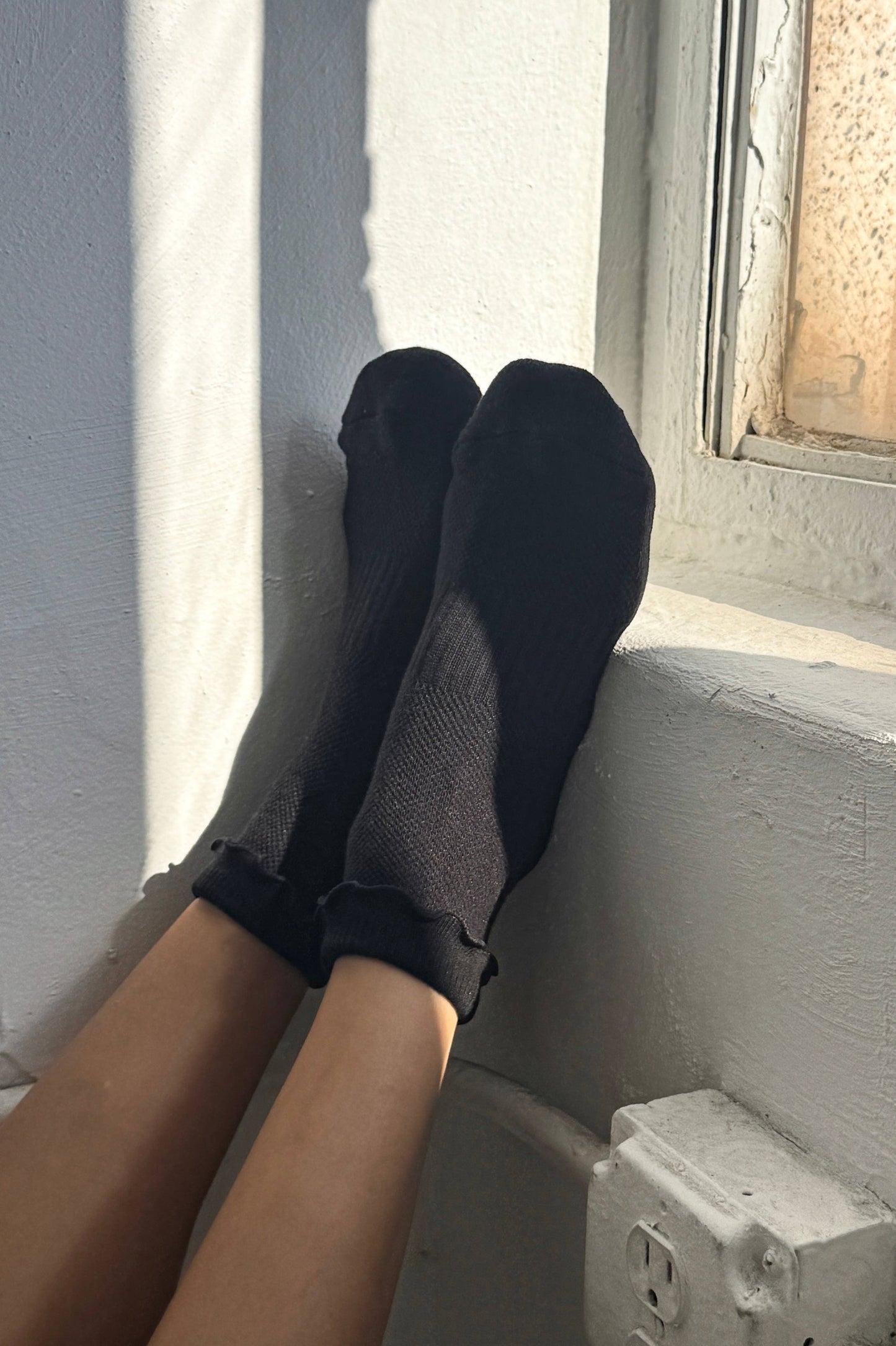 Ruffled Hugger Crew Socks  (Wholesale): BANANA CREAM / RED