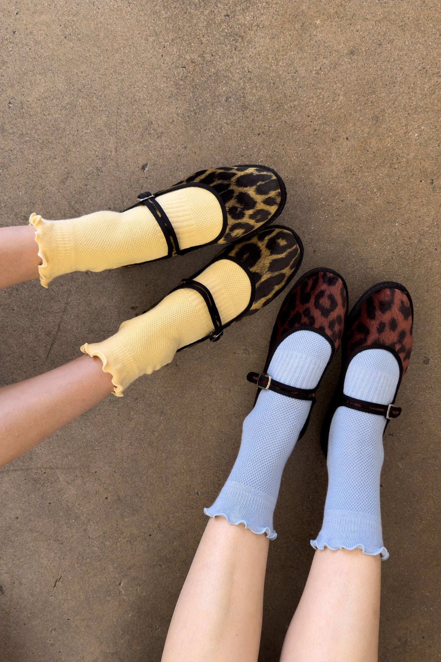 Ruffled Hugger Crew Socks  (Wholesale): PERIWINKLE / RED