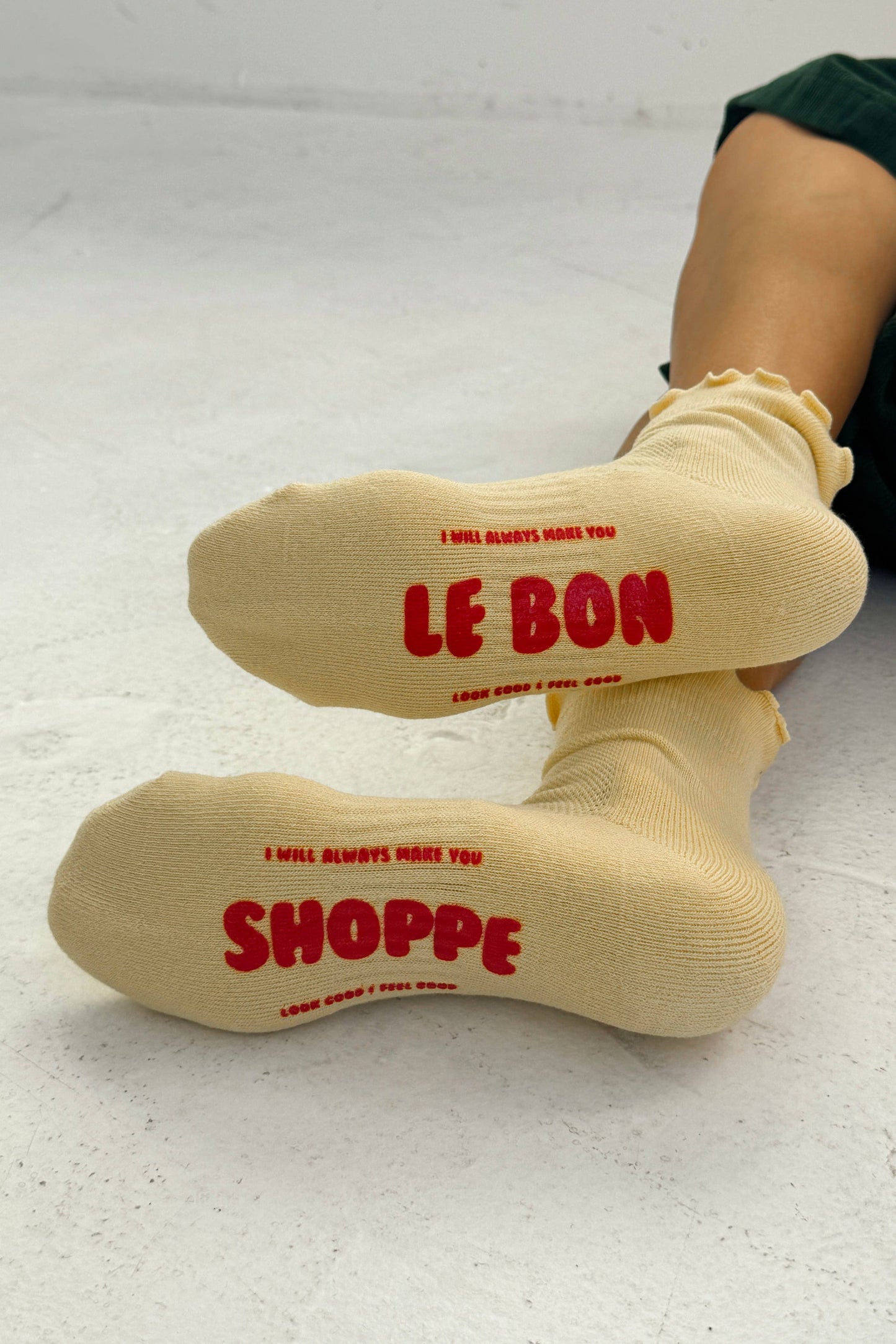 Ruffled Hugger Crew Socks  (Wholesale): PERIWINKLE / RED